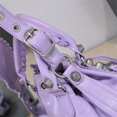 Women’s Le Cagole Small Bucket Bag In Arena Lambskin Purple Color