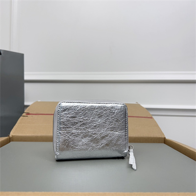 Le Cagole Compact Zippy Wallet In Metallized Arena Lambskin Silver Color
