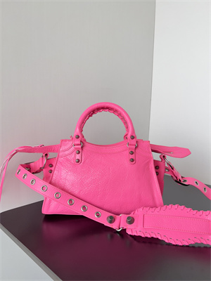 Women’s NEO Cagole XS Handbag In Arena Lambskin Fuchsia Color