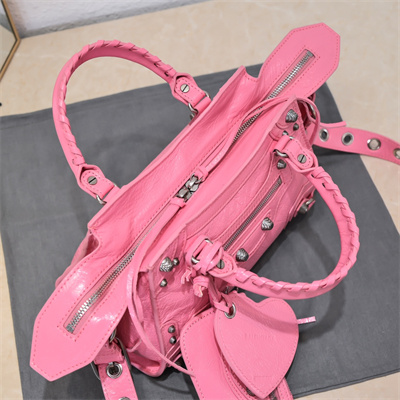 Women’s NEO Cagole XS Handbag In Arena Lambskin Pink Color