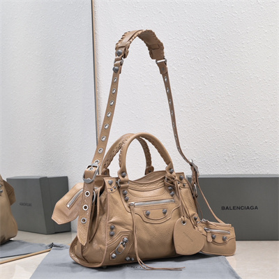 Women’s NEO Cagole City Small Handbag In Arena Lambskin Beige Color