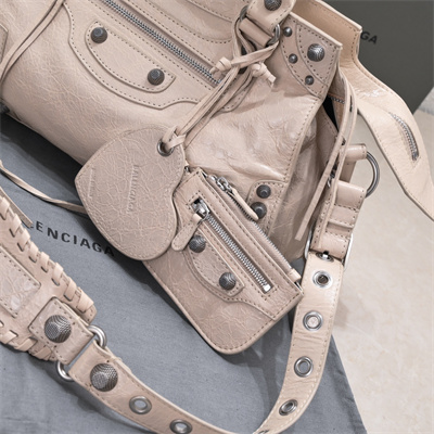 Women’s NEO Cagole City Small Handbag In Arena Lambskin Lt Beige Color