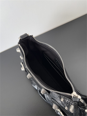 Women’s Le Cagole Mini Bag With Chain In Arena Lambskin Black Color