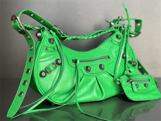 Women’s Le Cagole Small Shoulder Bag In Arena Lambskin Green Color