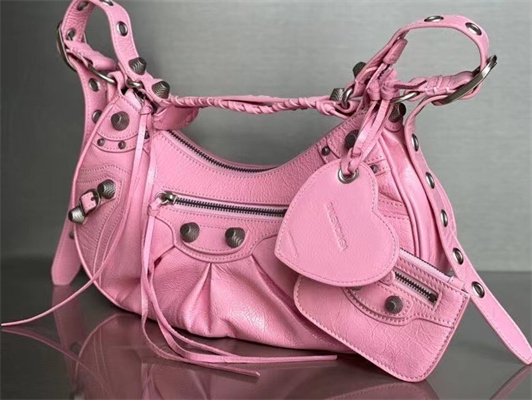 Women’s Le Cagole Small Shoulder Bag In Arena Lambskin Pink Color
