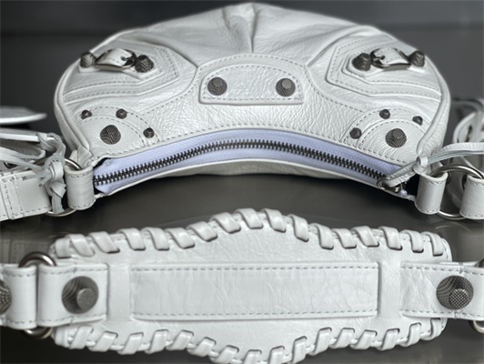 Women’s Le Cagole XS Shoulder Bag In Arena Lambskin White Color