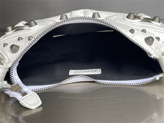 Women’s Le Cagole XS Shoulder Bag In Arena Lambskin White Color