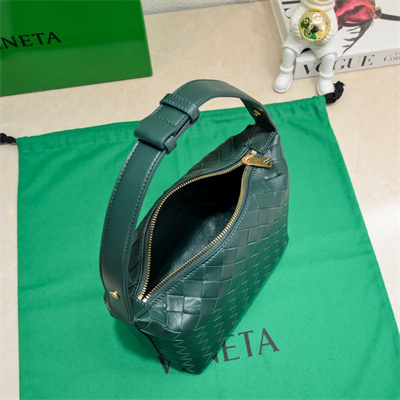 BV Mini Wallace Shoulder Bag In Soft Calfskin Leather Emerald Green Color