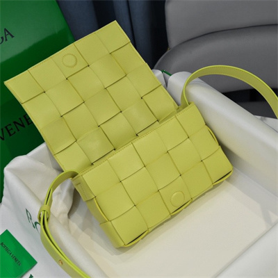 BV Cassette Cross Body Bag In Lambskin Kiwi Color