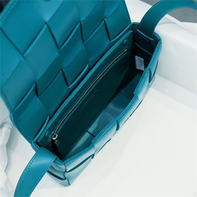 BV Cassette Cross Body Bag In Lambskin Duck Green Color