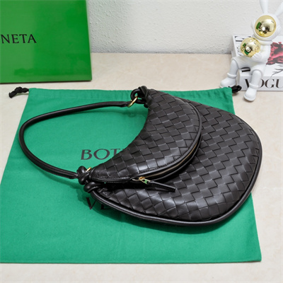 BV Medium Gemelli Shoulder Bag In Lambskin Leather Fondant Color