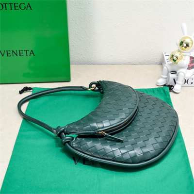 BV Medium Gemelli Shoulder Bag In Lambskin Leather Emerald Green Color
