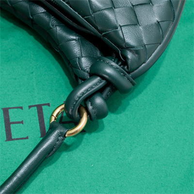 BV Medium Gemelli Shoulder Bag In Lambskin Leather Emerald Green Color