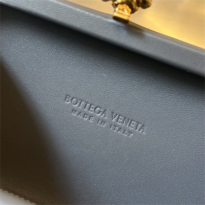 BV Knot Clutch In Lambskin Leather Thunder Color