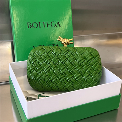 BV Knot Clutch In Calfskin Leather Wrinkled Avocado Color