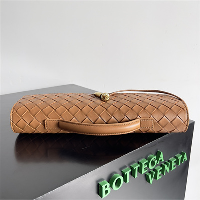 BV Long Clutch Andiamo With Handle In Lambskin Leather Cognac Color