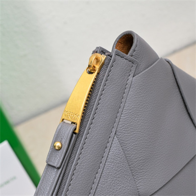 BV Zippy Pouch In Lambskin Leather Grey Color 6689