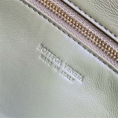 BV Long Clutch Andiamo With Handle In Lambskin Leather Travertine Color