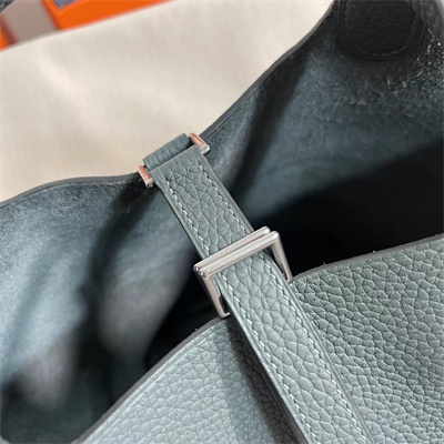 Picotin Lock Bag Togo Leather 18/22CM Gold/Silver Tone Metal In Vert Amande Color HS