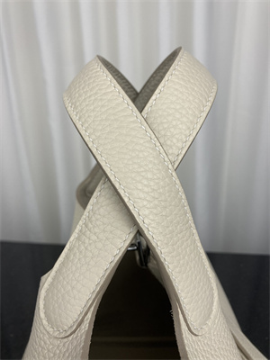 Picotin Lock Bag Taurillon Clemence Leather 18/22CM Gold/Silver Tone Metal In Craie Color HS