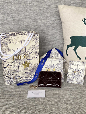 CD  Voyageur Small Coin Purse Supple Cannage Patent Calfskin Burgundy S0985