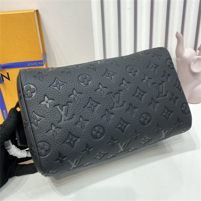 L.V Toilet Dopp Kit Pouch Taurillon Monogram Black M59478