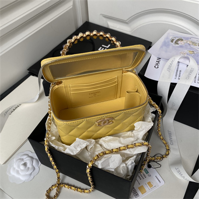 Cha.nel Vanity Case Top Handle With Chain Shiny Crumpled Lambskin, Imitation Pearls & Gold-Tone Metal Yellow AP3804