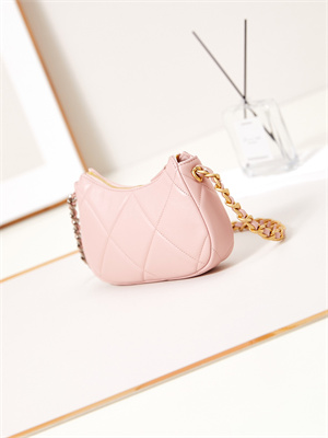 CHANEL 19 CLUTCH WITH CHAIN Shiny Lambskin, Gold-Tone, Silver-Tone & Ruthenium-Finish Metal Pink AP3763