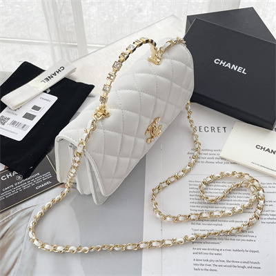Chanel Clutch With Chain Lambskin Gold Tone Metal White AP3797