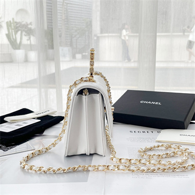 Chanel Clutch With Chain Lambskin Gold Tone Metal White AP3797