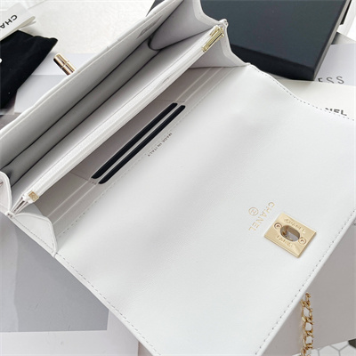 Chanel Clutch With Chain Lambskin Gold Tone Metal White AP3797