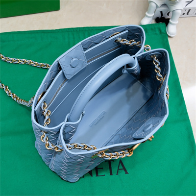 BV Small Andiamo Top handle bag With Chain Lambskin Leather Dip