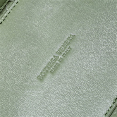 BV Medium Andiamo Top handle bag Lambskin Leather Travertine