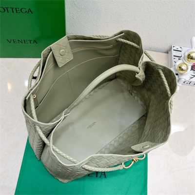 BV Large Andiamo Top handle bag Lambskin Leather Travertine