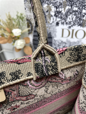 CD Medium Dioriviera Dior Book Tote Raffia with Aquamarina Toile de Jouy Sauvage Embroidery Pink