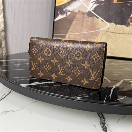 L.V Zippy Wallet Vivienne Holidays Monogram Canvas M82839