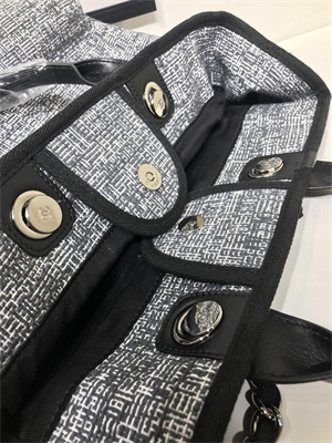 Chanel Deauville Large Shopping Bag Mixed Fibers Gold Tone Metal Black A66941