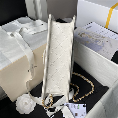 Chanel Vintage Medium Classic Flap Bag Lambskin Gold Tone Metal White AS3586