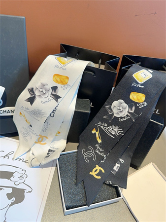 Chanel Twilly 100% Silk 32017