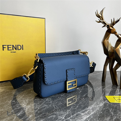 Fen.di BaguetteSelleria bag with 612 hand-sewn topstitches