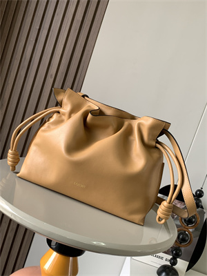 Loewe Medium Flamenco clutch in nappa calfskin