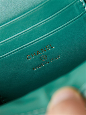 Cha.nel Clutch With Chain Shiny Lambskin & Gold-Tone Metal Green AP4168