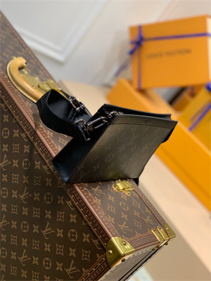 L.V Gaston Wearable Wallet Monogram Eclipse Reverse coated canvas M81124