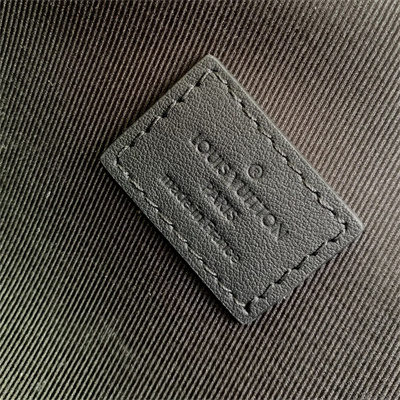 L.V Steamer Wearable Wallet Embossed cowhide leather Black M81746