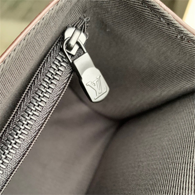 L.V Steamer Wearable Wallet Monogram Canvas M83613