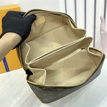 L.V Toiletry Bag Monogram Canvas M11750