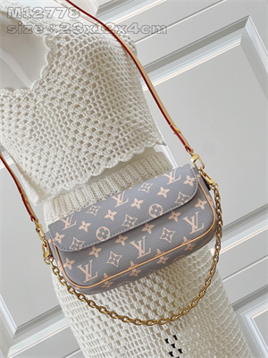 L.V  WALLET ON CHAIN IVY Monogram coated canvas Parisian M12778