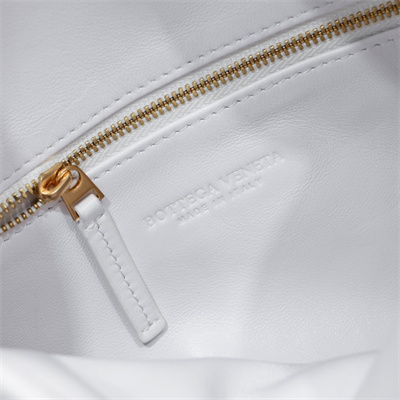 BV Small Hop Shoulder Bag In Calfskin