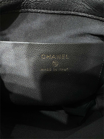 Cha.nel Clutch With Chain Shiny Lambskin & Gold-Tone Metal Black AP4189