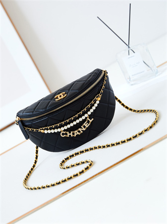 Cha.nel Waist Bag Shiny Lambskin, Imitation Pearls & Gold-Tone Metal Black AS4991